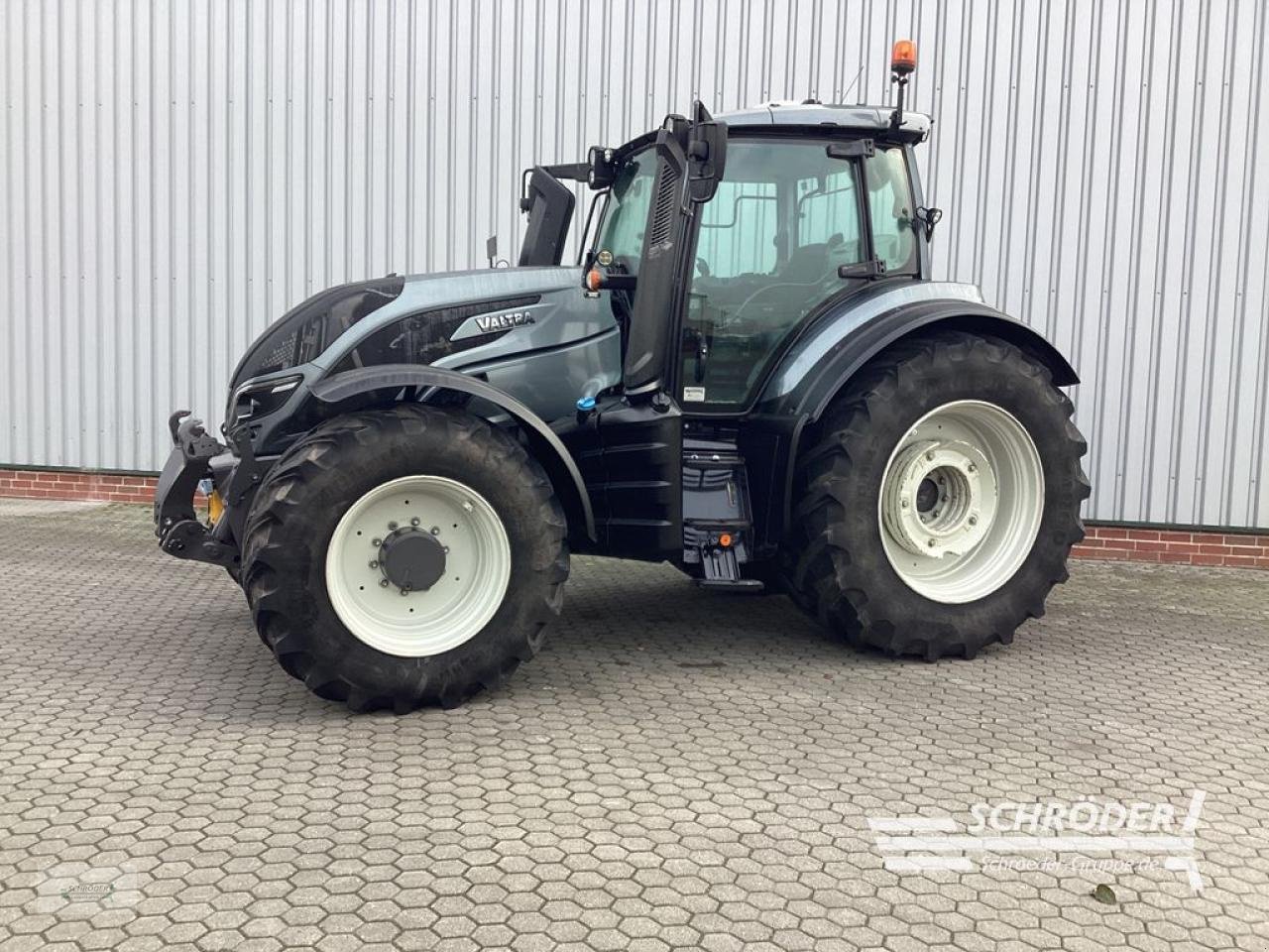 Traktor типа Valtra T 234 D SMARTTOUCH | GPS | FZW, Gebrauchtmaschine в Norden (Фотография 8)